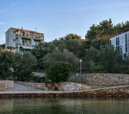 In Mit Meerblick, Terrasse, Klimaanlage, W-lan 4659-2 Luka (Dugi Otok)